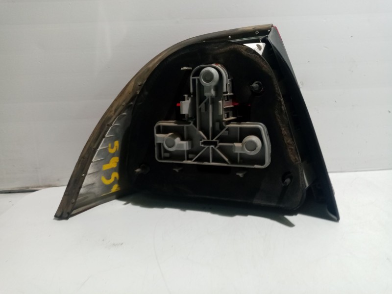 Recambio de piloto trasero derecho para saab 9-5 berlina referencia OEM IAM   