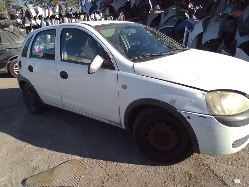 opel corsa c (x01) del año 2000