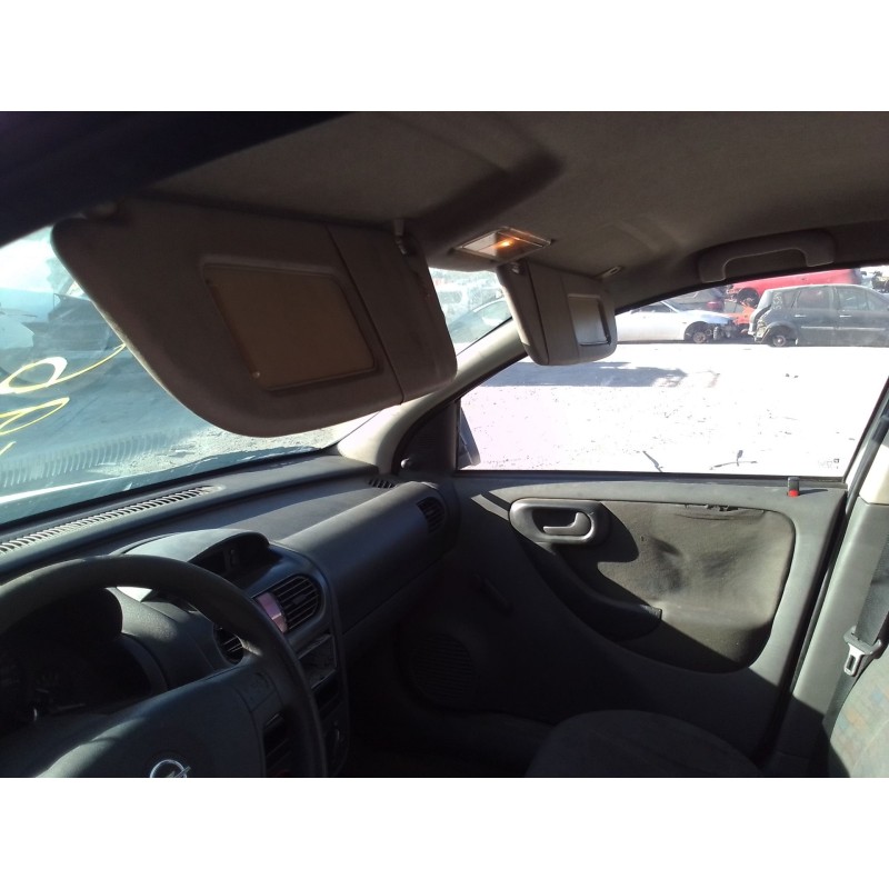 opel corsa c (x01) del año 2000