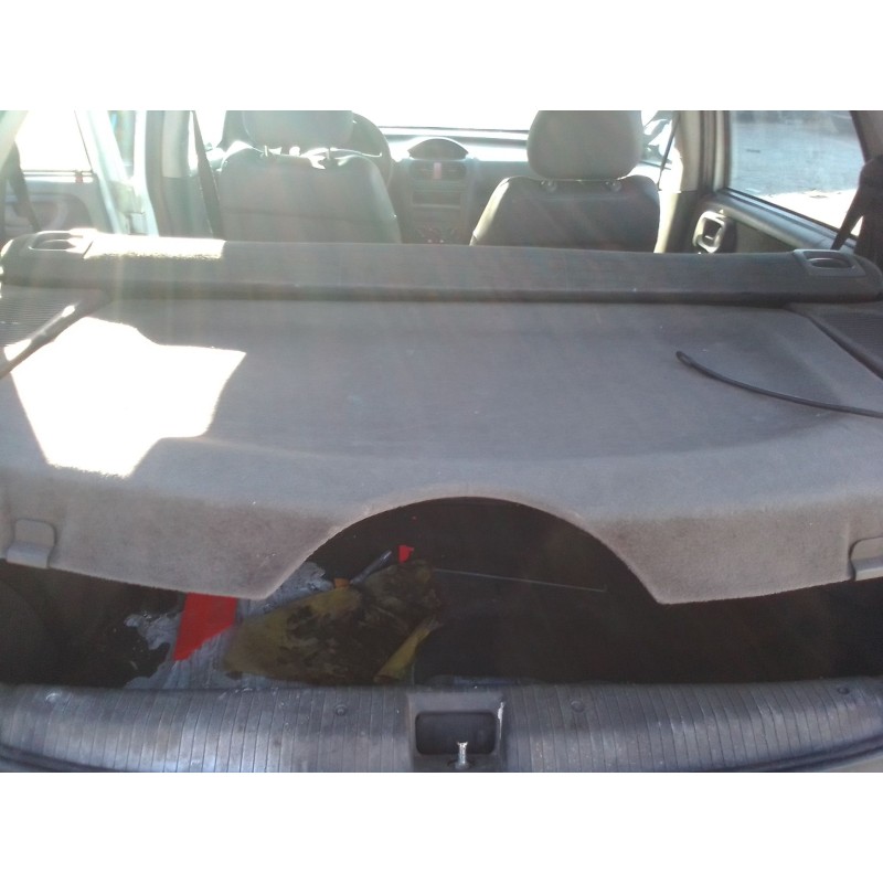 opel corsa c (x01) del año 2000