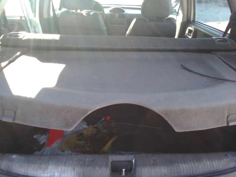 opel corsa c (x01) del año 2000