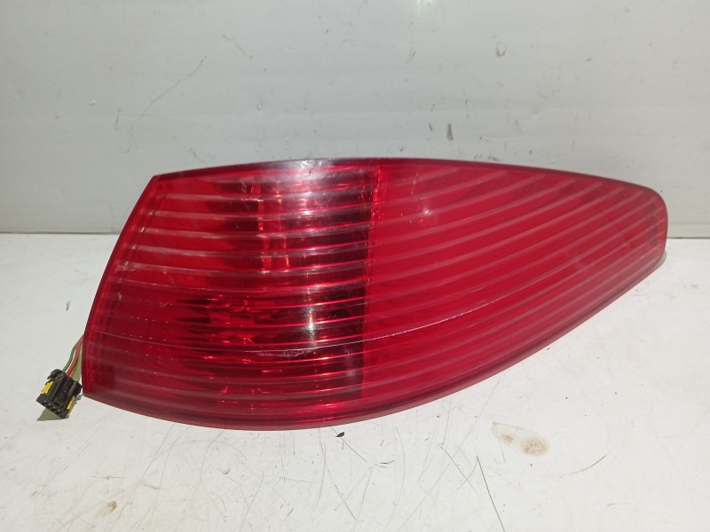 Recambio de piloto trasero derecho para peugeot 607 (s1) básico referencia OEM IAM 6351N1  