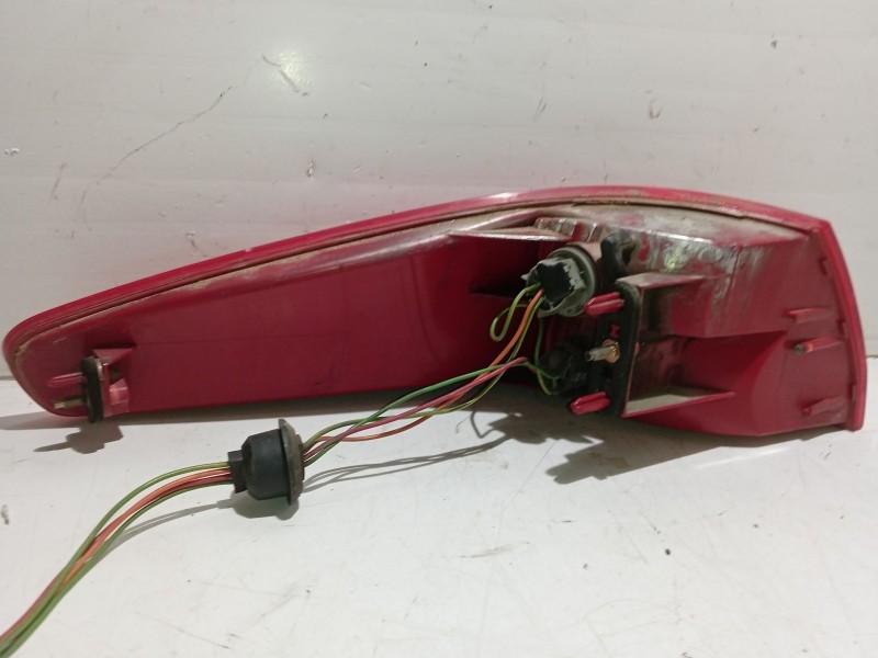 Recambio de piloto trasero derecho para peugeot 607 (s1) básico referencia OEM IAM 6351N1  