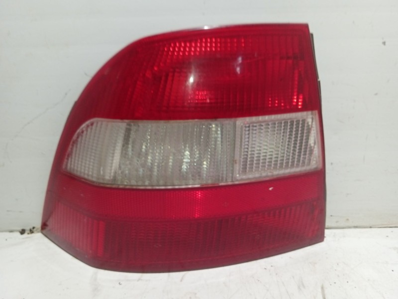 Recambio de piloto trasero izquierdo para opel vectra b (j96) 1.6 i 16v (f19) referencia OEM IAM 0  