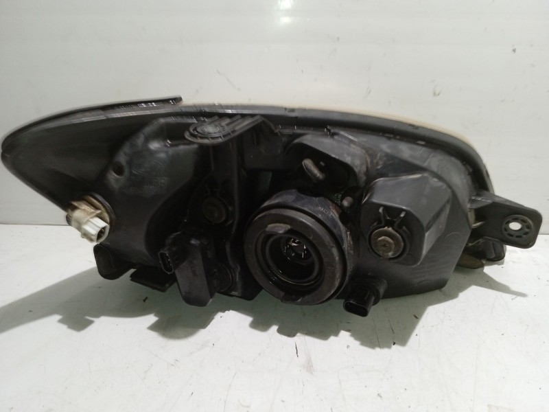 Recambio de faro izquierdo para hyundai getz (tb) 1.1 referencia OEM IAM 921101C010  
