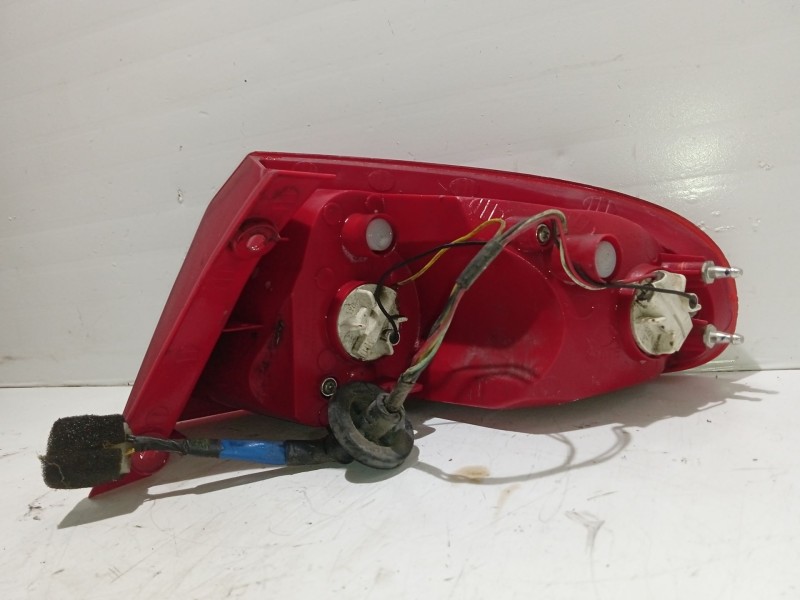 Recambio de piloto trasero izquierdo para chevrolet lacetti 2.0 diesel cat referencia OEM IAM   