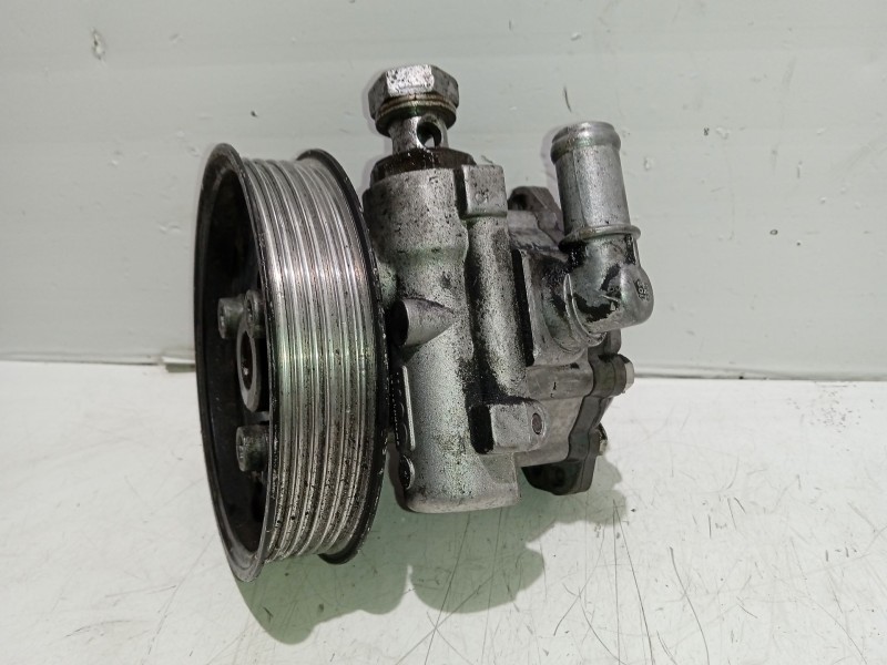 Recambio de bomba servodireccion para audi a6 c6 (4f2) 2.0 tdi referencia OEM IAM 4F0145155P  