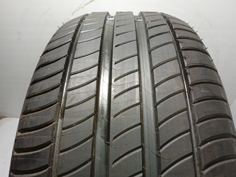 Recambio de neumatico para nissan almera ii (n16) 2.2 di referencia OEM IAM    Recambio de neumatico para nissan almera ii (n16) 2.2 di referencia OEM IAM