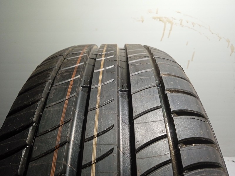 Recambio de neumatico para volkswagen golf iv (1j1) 1.9 tdi referencia OEM IAM   