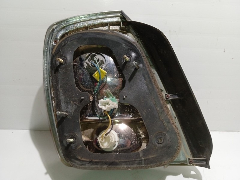 Recambio de piloto trasero derecho para hyundai xg 3.0 xg referencia OEM IAM 9240239010  