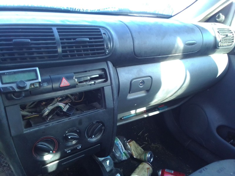 seat leon (1m1) del año 2000