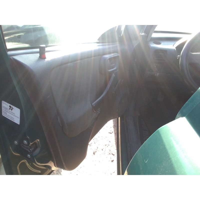 opel corsa c (x01) del año 2003