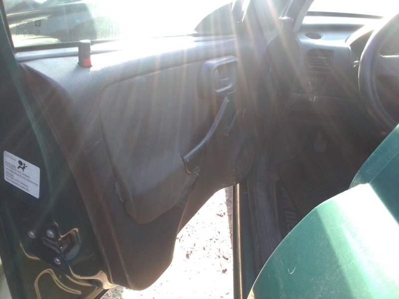 opel corsa c (x01) del año 2003