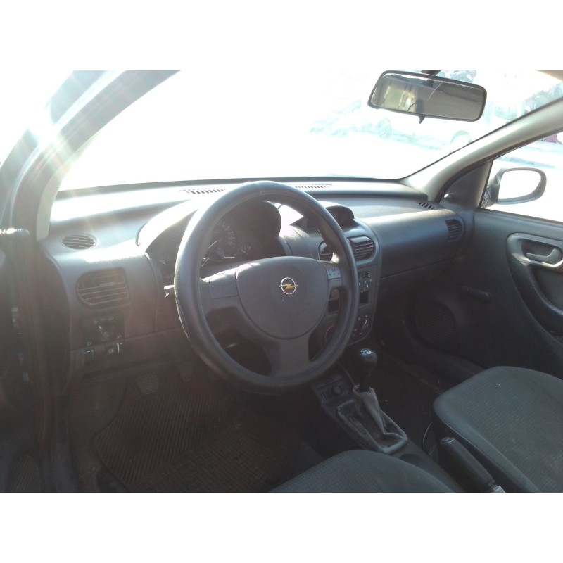 opel corsa c (x01) del año 2003