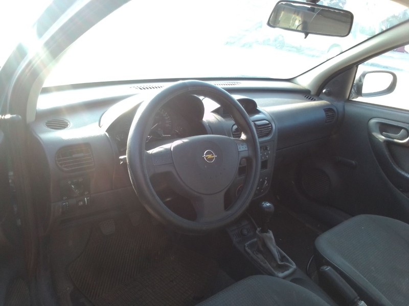 opel corsa c (x01) del año 2003
