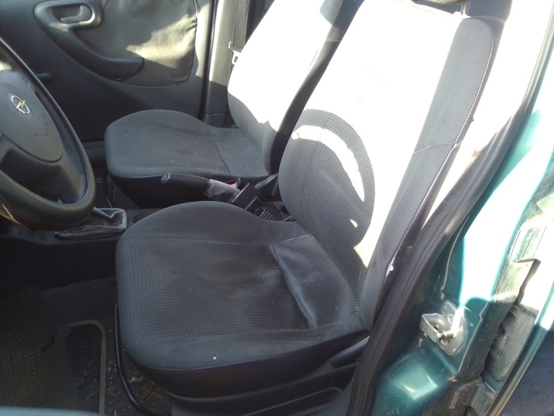 opel corsa c (x01) del año 2003