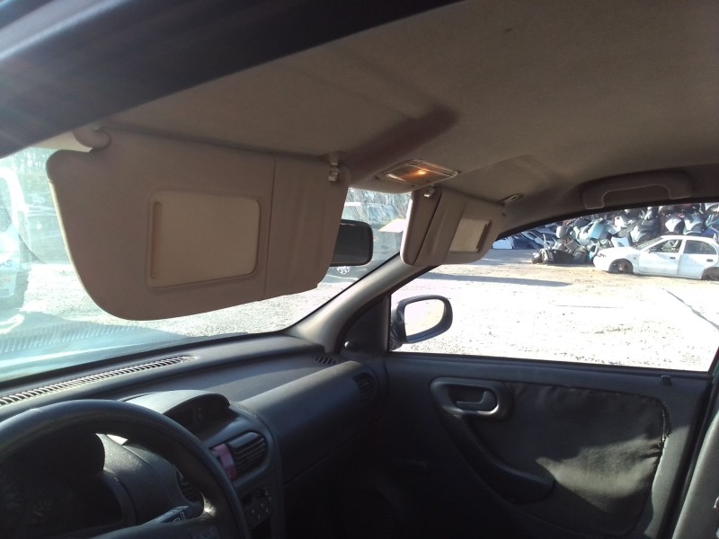 opel corsa c (x01) del año 2003