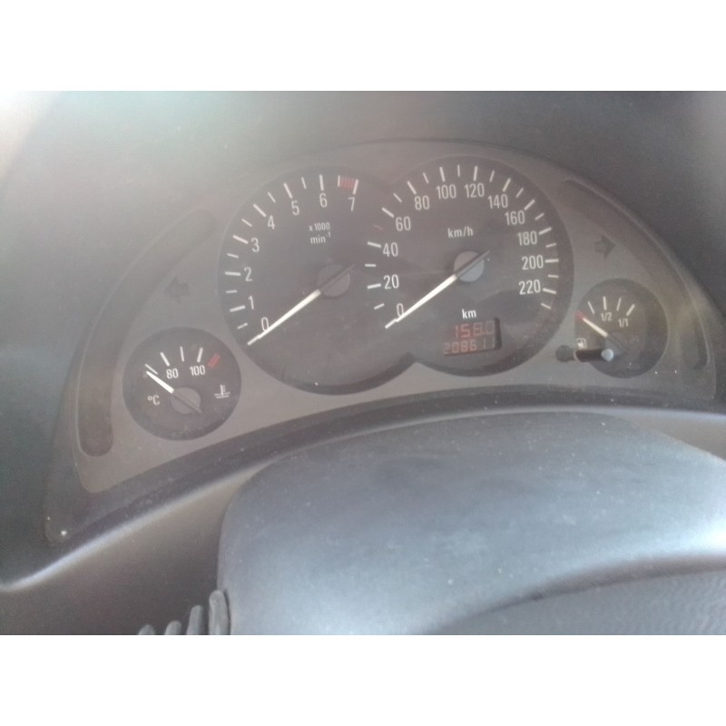 opel corsa c (x01) del año 2003