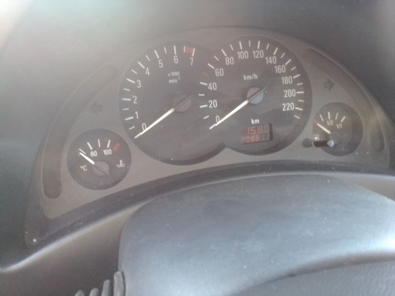 opel corsa c (x01) del año 2003
