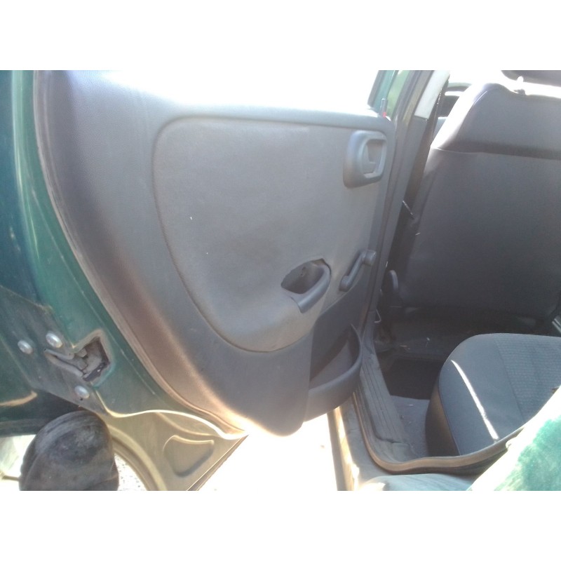 opel corsa c (x01) del año 2003