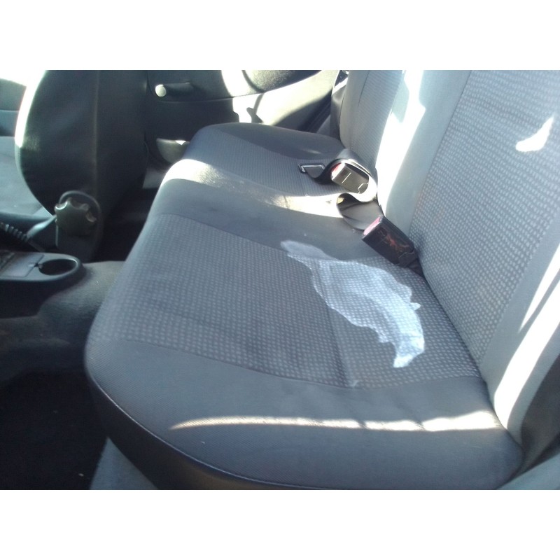 opel corsa c (x01) del año 2003