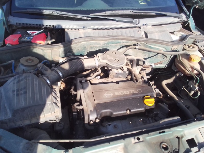 opel corsa c (x01) del año 2003