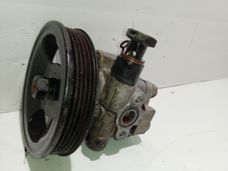 Recambio de bomba direccion para kia carnival referencia OEM IAM   
