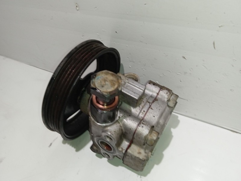 Recambio de bomba direccion para kia carnival referencia OEM IAM   