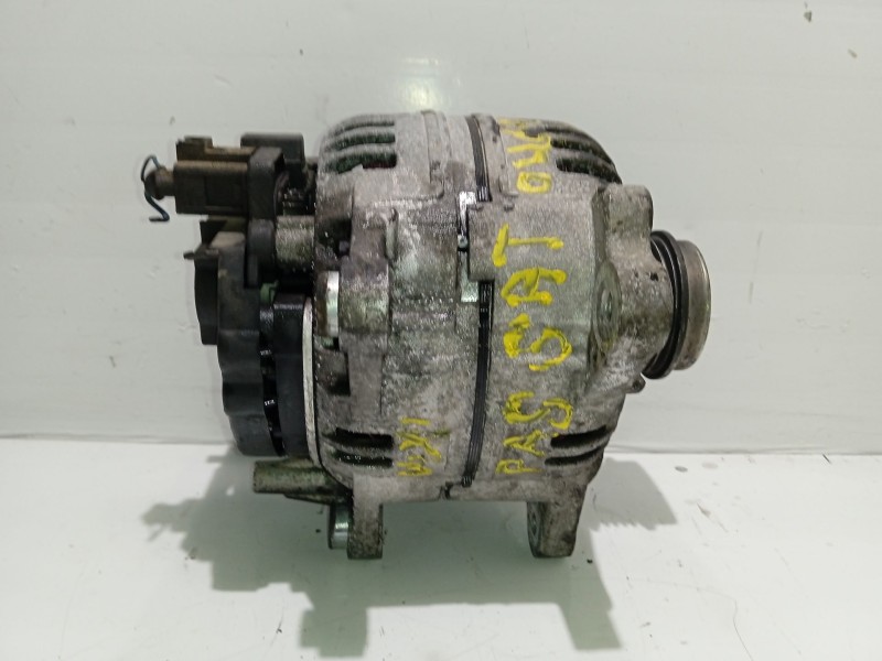 Recambio de alternador para volkswagen passat berlina (3b3) comfortline referencia OEM IAM CAL15130GS 028903031 028903029E