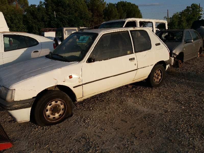 peugeot 205 berlina 1.8 diesel cat   |   0.83 - ... | 1983 | 58 cv / 43 kw del año 1983
