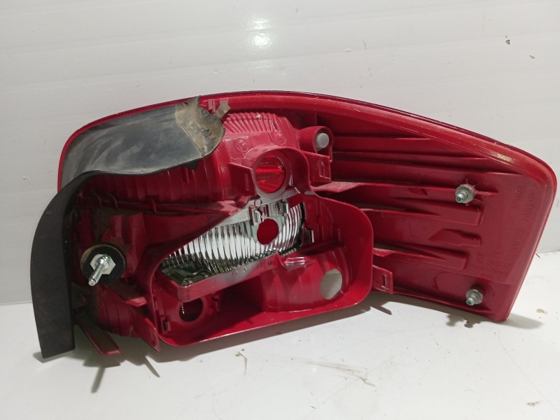 Recambio de piloto trasero izquierdo para audi a3 (8p1) 1.9 tdi referencia OEM IAM   