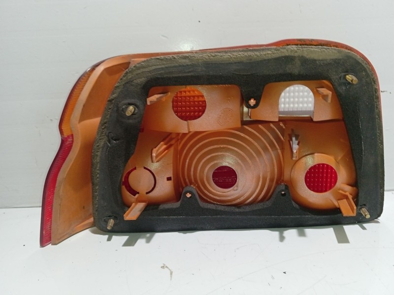 Recambio de piloto trasero derecho para ford orion iii (gal) 1.6 referencia OEM IAM   