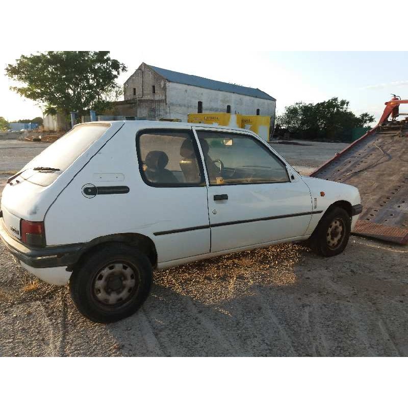 peugeot 205 berlina 1.8 diesel cat   |   0.83 - ... | 1983 | 58 cv / 43 kw del año 1983