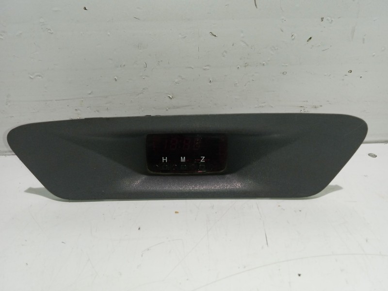 Recambio de consola central para tata indica referencia OEM IAM 270254209942  