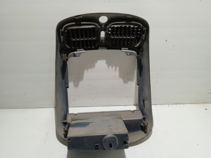 Recambio de mascara central de salpicadero para tata indica referencia OEM IAM   