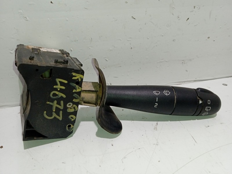 Recambio de mando limpia para renault kangoo referencia OEM IAM 8200379526  