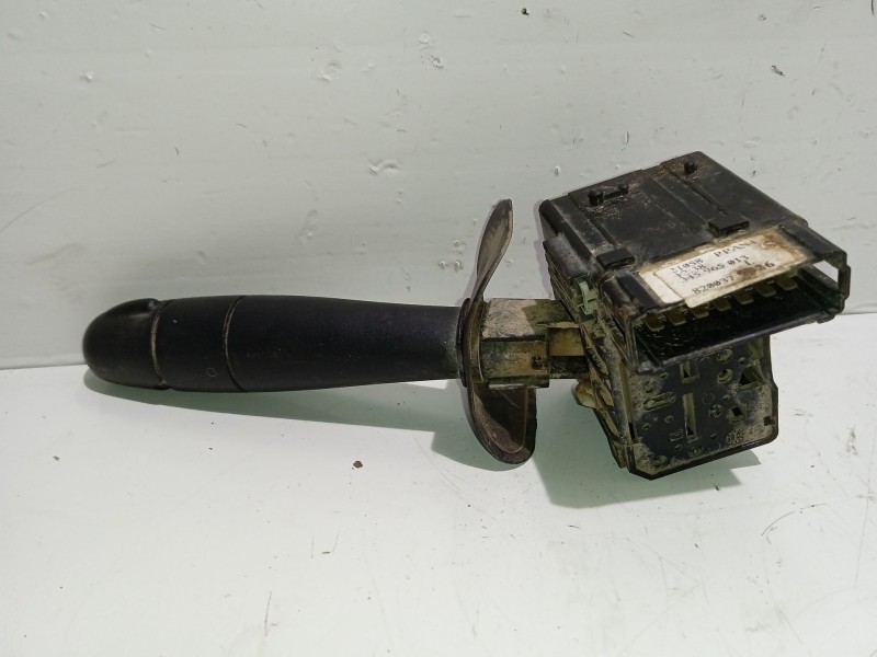 Recambio de mando limpia para renault kangoo referencia OEM IAM 8200379526  