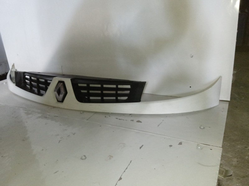 Recambio de rejilla delantera para renault clio ii fase ii (b/cb0) referencia OEM IAM   