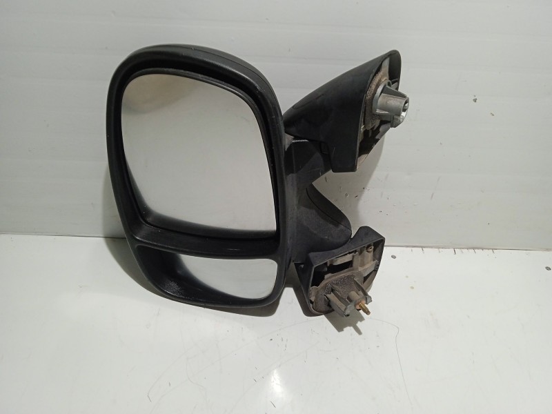 Recambio de retrovisor izquierdo para nissan primastar autobús (x83) dci 100 referencia OEM IAM   