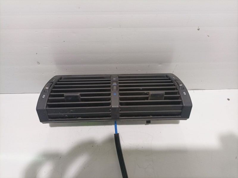 Recambio de aireador calefaccion para bmw x5 (e53) 3.0 d referencia OEM IAM 64228402221  