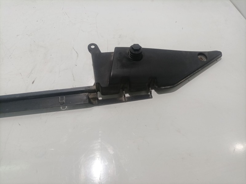 Recambio de travesaño superior para bmw x5 (e53) 3.0 d referencia OEM IAM 17111439117  