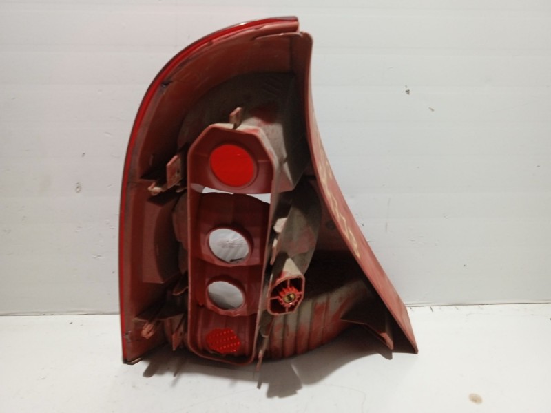 Recambio de piloto trasero derecho para renault clio ii (bb_, cb_) 1.5 dci referencia OEM IAM   