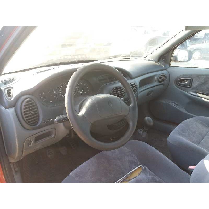 renault megane i berlina hatchback (ba0) 1.6   |   0.95 - ... | 1995 | 90 cv / 66 kw del año 1995
