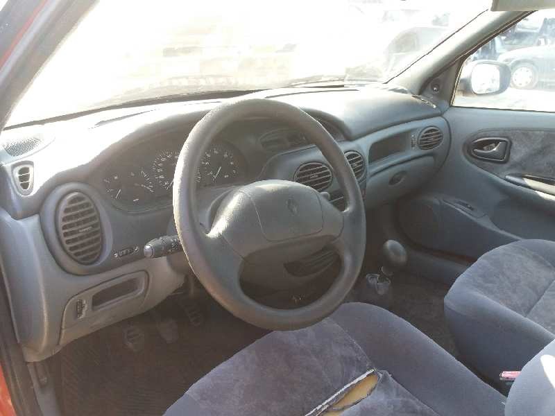 renault megane i berlina hatchback (ba0) 1.6   |   0.95 - ... | 1995 | 90 cv / 66 kw del año 1995