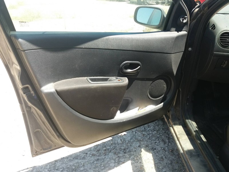 renault clio iii    |   0.05 - ... | 2005 del año 2005