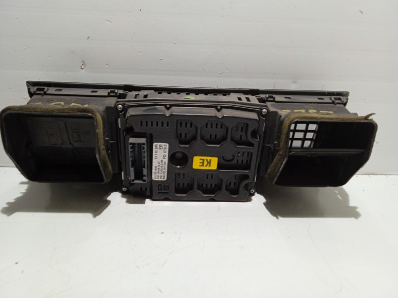 Recambio de consola central para opel signum elegance referencia OEM IAM 342707650 13132286 