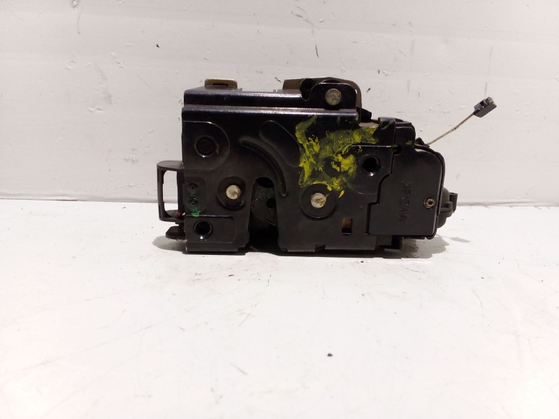 Recambio de cerradura puerta trasera izquierda para volkswagen polo (9n1) referencia OEM IAM 3B4839015AN  