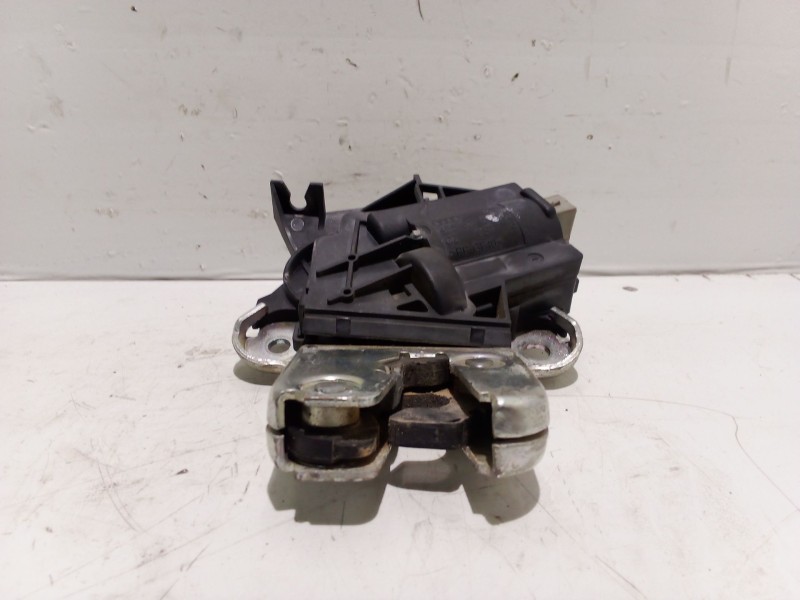 Recambio de cerradura maletero / porton para volkswagen passat berlina (3c2) referencia OEM IAM 4F5827505D  