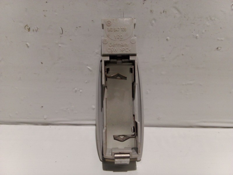 Recambio de luz interior para volkswagen passat berlina (3c2) referencia OEM IAM 1k0947109  