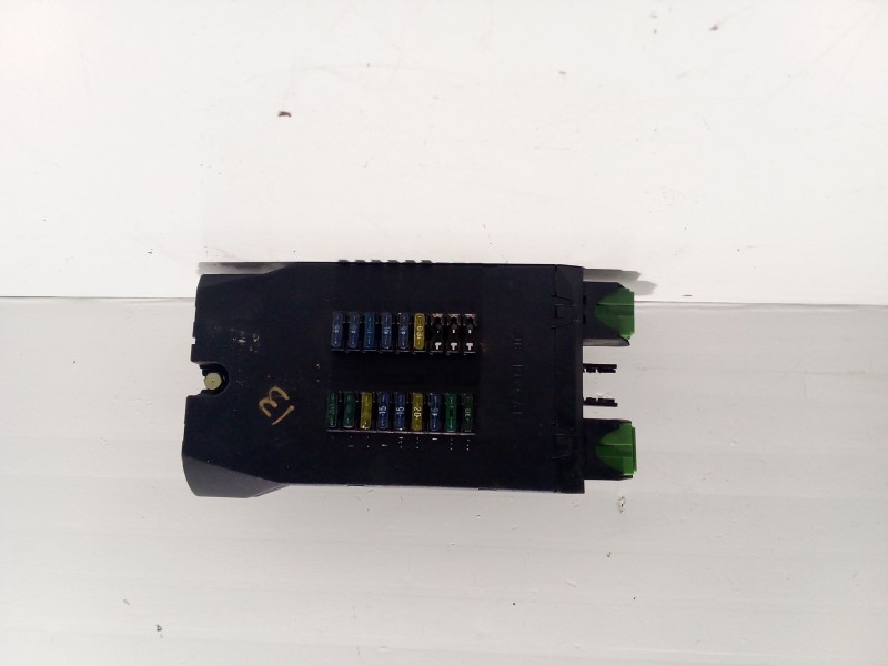 Recambio de caja reles / fusibles para mercedes-benz vito (w638) caja cerrada referencia OEM IAM 0005400650 08501002 